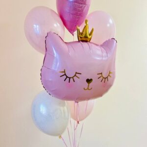 Фонтан из шаров с кошечкой для девочки на день рождения